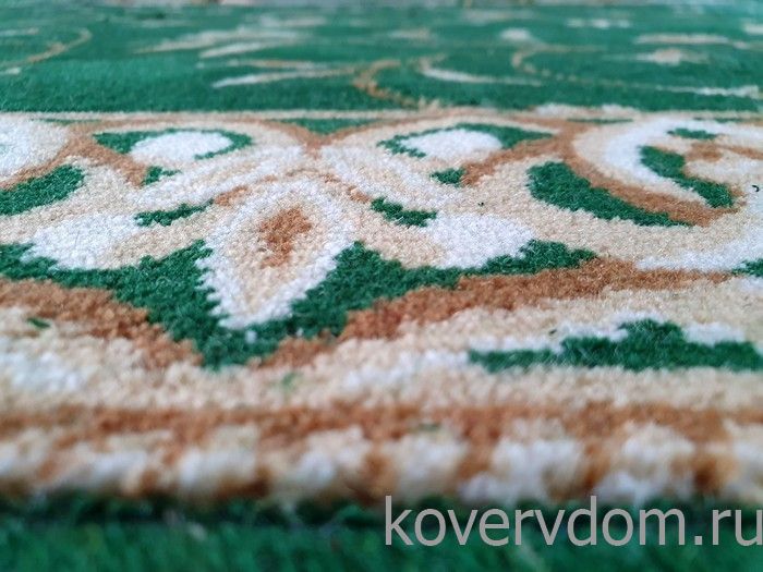 Полушерстяное ковровое покрытие в храм с укладкой в алтарь на солею и дорожка